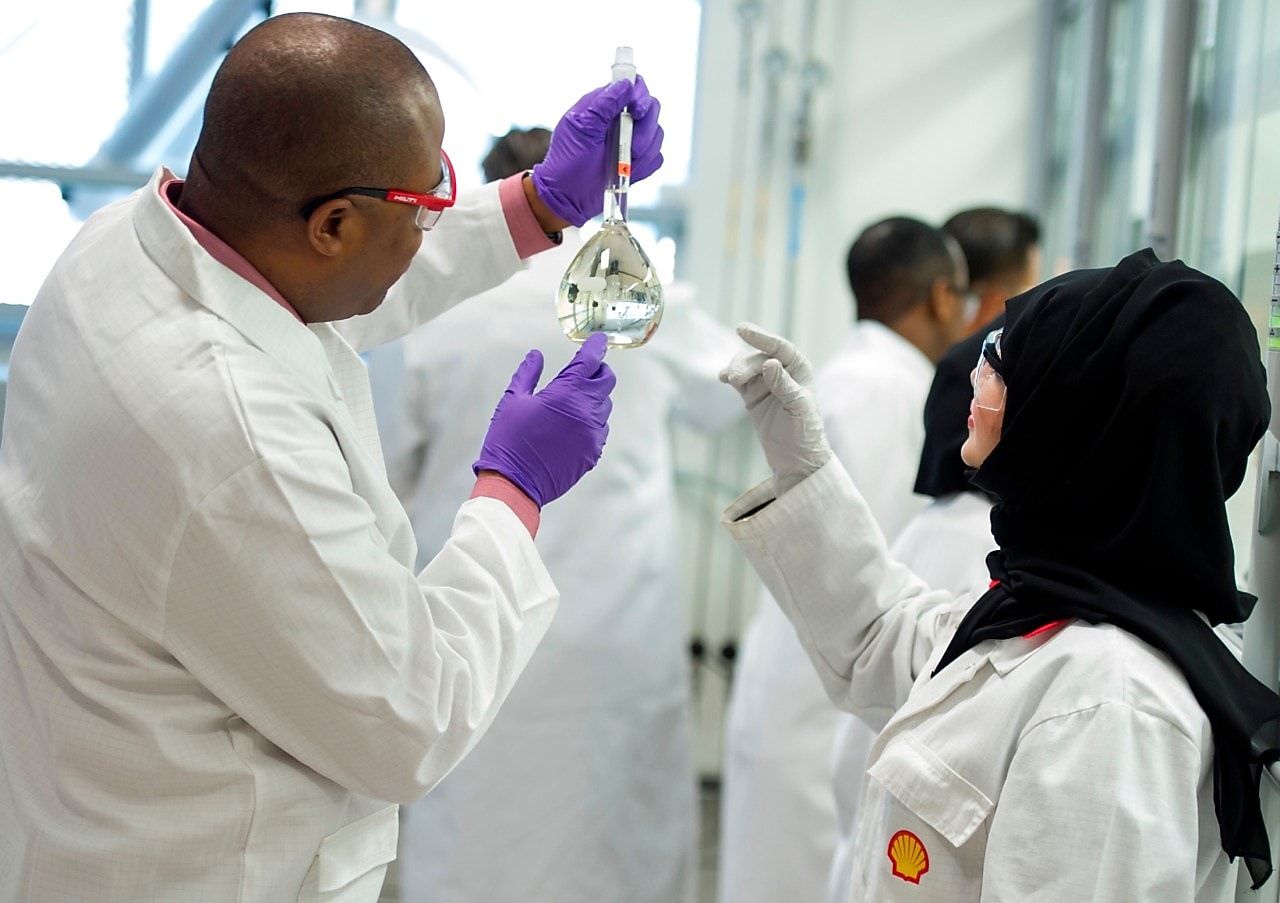 QSRTC - Qatari female in lab