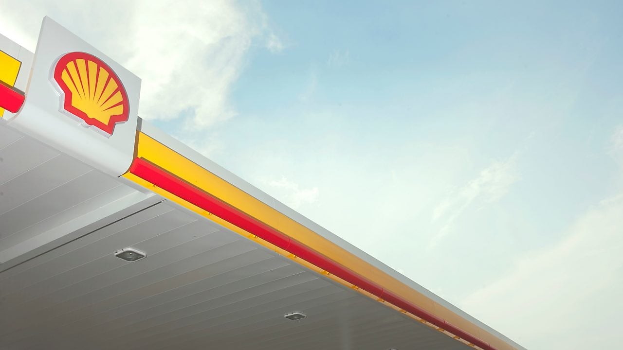 The Shell pecten on a retail service station