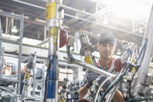 Engineer working with Shell Lubricants