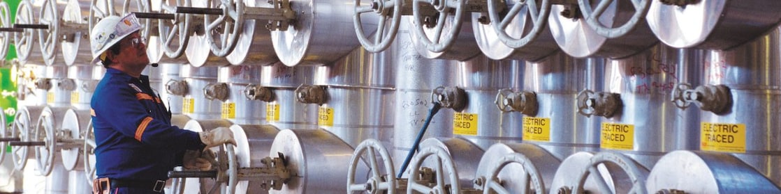 Engineer working on the Feed Header of the OP-2 ethylene plant, Deer Park,2004