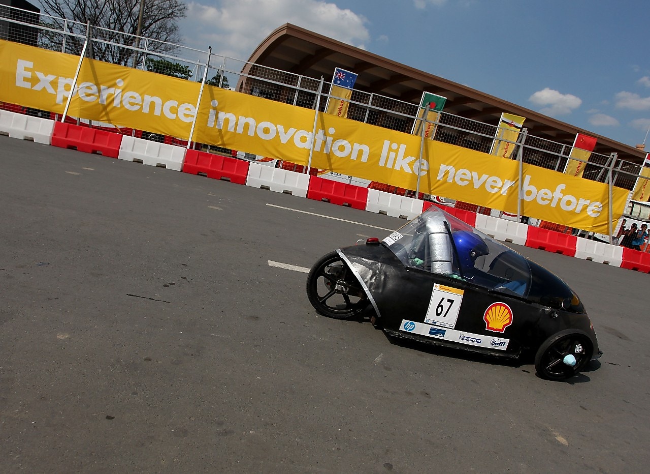 Team Garnas MIE from Qatar University on the track in The MIE-4 Prototype during day three of the Shell Eco-marathon in Manila, Philippines